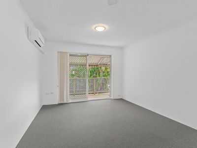 8 / 15 Lake Street, Forster