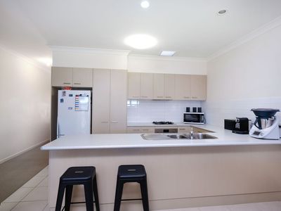 18 ELMWOOD CIRCUIT , Wodonga