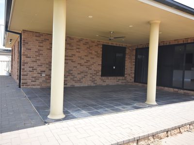 25 Lakeside Circuit, Dubbo