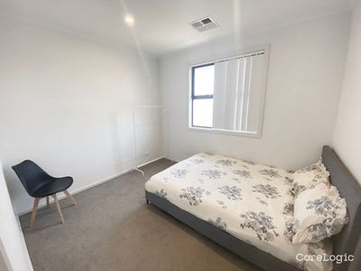 Room 1 / 4B Gray Street, Plympton