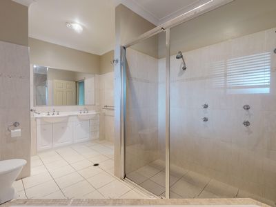 1 Fairview Street, Dubbo