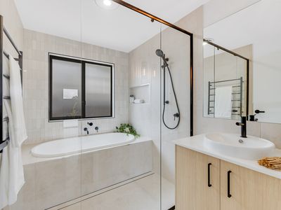 44 Treeline Circuit, Mooloolah Valley