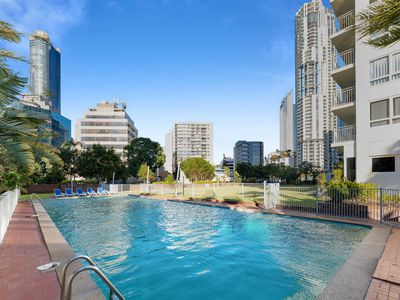 2c / 2 Riverview Parade, Surfers Paradise