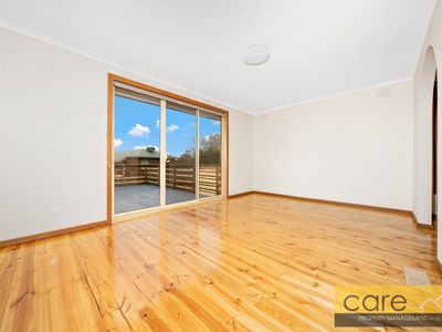 33 Monkhouse Drive, Endeavour Hills
