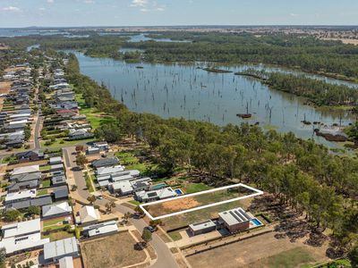 15 MCCULLOCH STREET, Bundalong