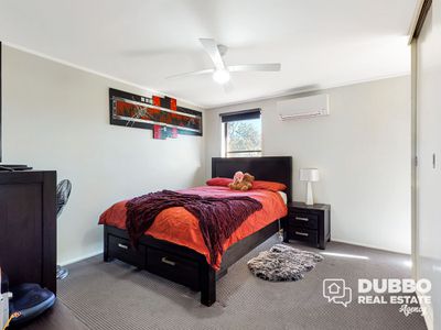1 / 10 Sturt Circle, Dubbo