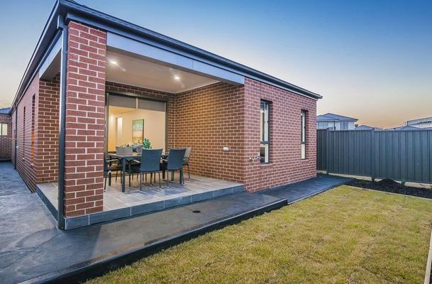 3 Nature Drive, Greenvale
