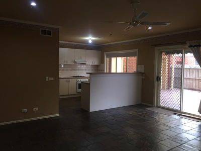 8 Lonsdale Circuit, Hoppers Crossing
