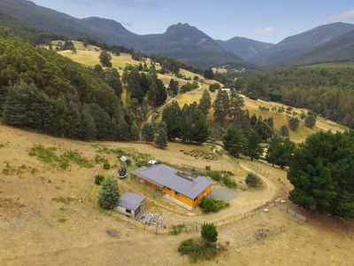 101 Bennetts Road, Mountain River