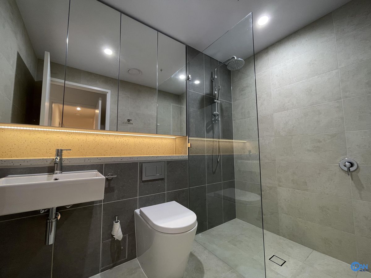 708 / 5B GLYCERIA LANE, Tallawong