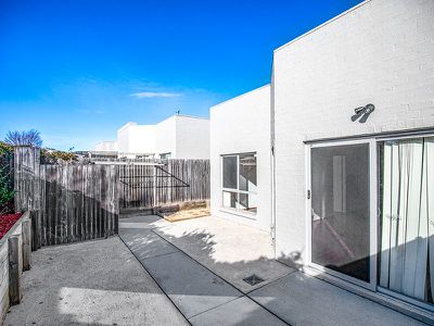 2 / 3 Constance Stone Street, Macgregor