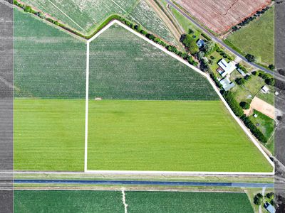 22 Pine Creek - Yarrabah Road, Green Hill