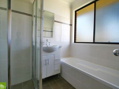 1 / 2A Fisher St, Oak Flats