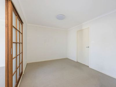 9 / 4 Ross Road, Crestwood