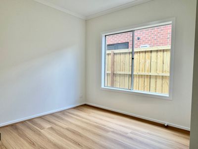 14 Farmingdale Street, Manor Lakes