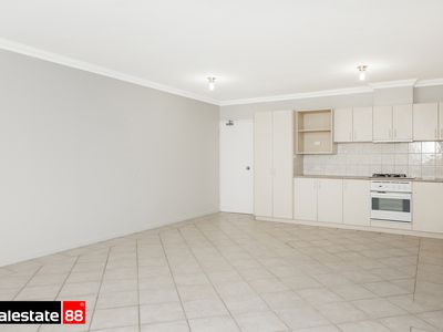 E5 (13)  /  88 Royal Street, East Perth