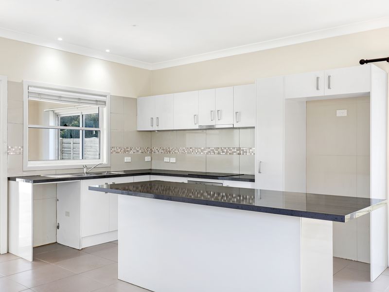 2 / 9 Unara Road, Dapto