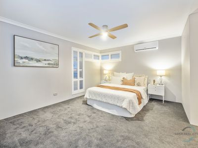 5 Scarlet Close, Tapping