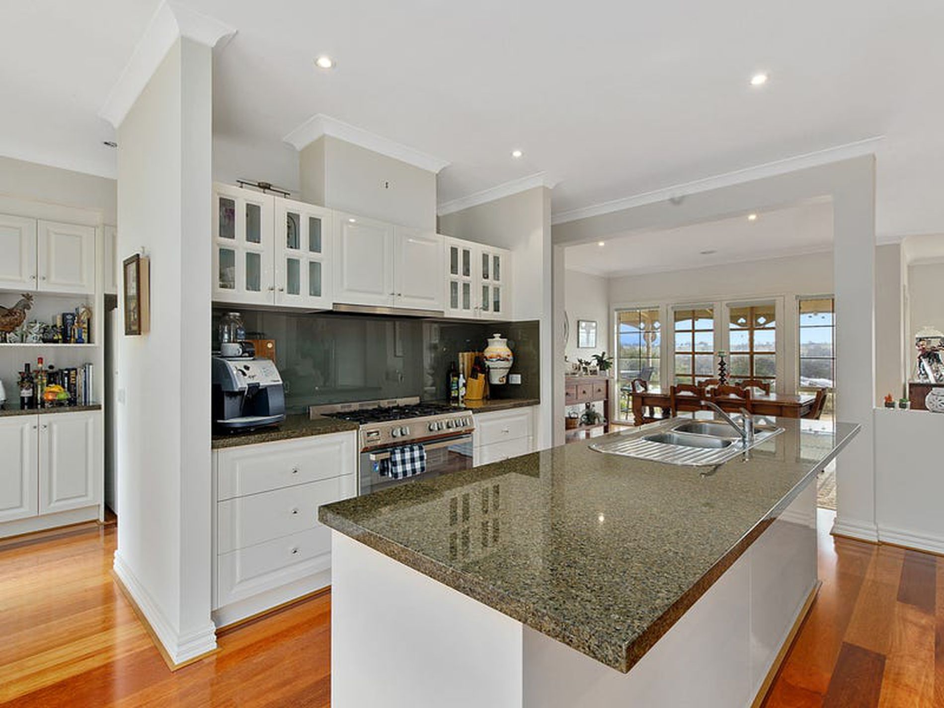 2 Lake View Dr, Broadford