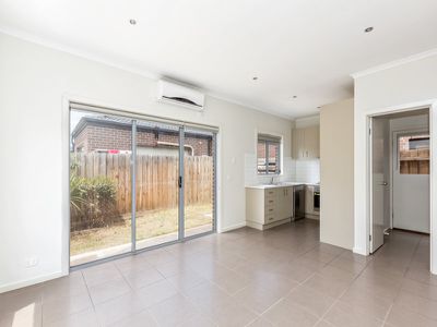 1 / 15 Cottrell Street, Werribee