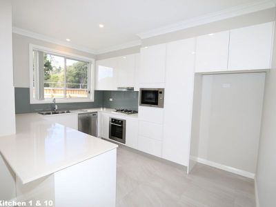 1 / 8 Cathay Place, Kellyville