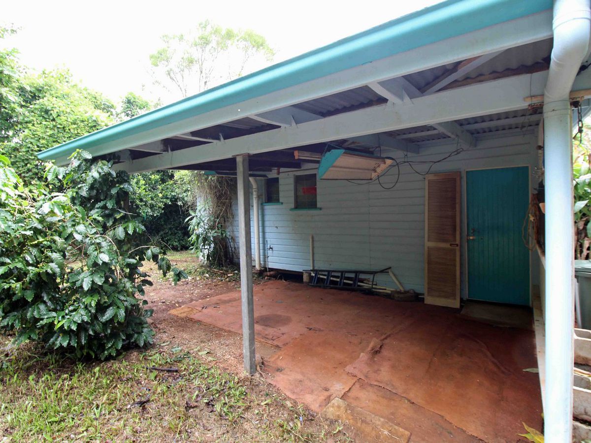 38 WEAVER STREET, Atherton