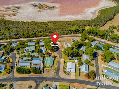 12 Mitchell Rd, Preston Beach