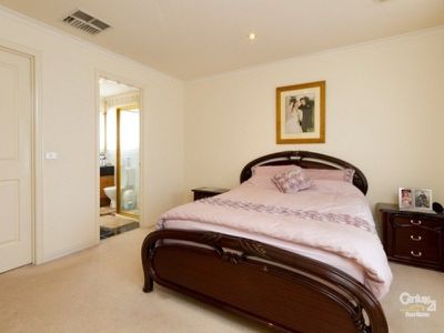 37 Bateman Grove, Hampton Park
