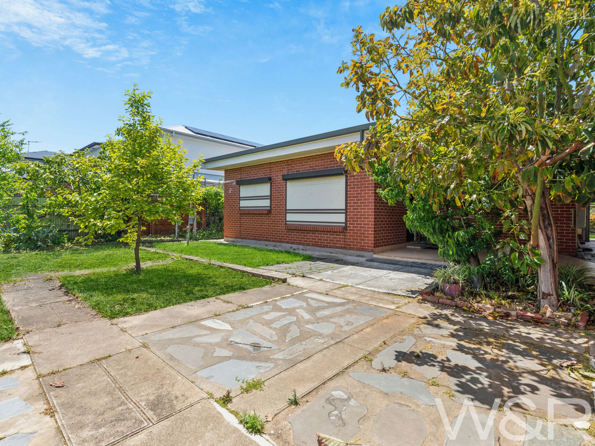 18 Hampton Street, Brooklyn Park