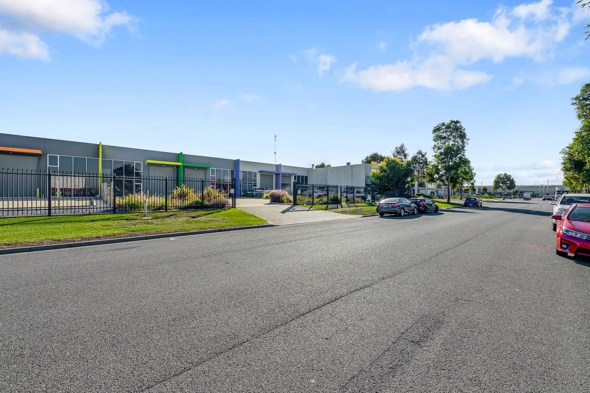 24 Drake Boulevard, Altona