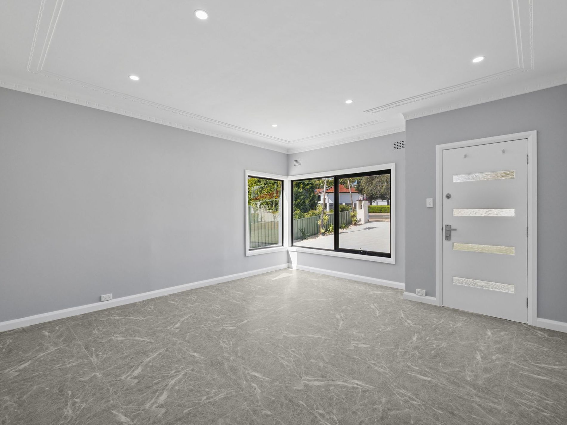 76 Stoney Creek Road, Beverly Hills