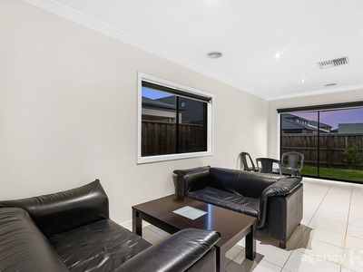 18 Higgins Street, Fraser Rise