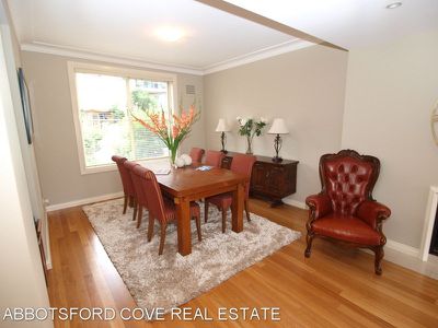 24 Figtree Avenue, Abbotsford