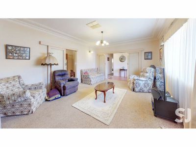 16 Laughton Street, Dubbo