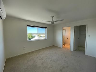 18 Mcveigh Street, Pimpama
