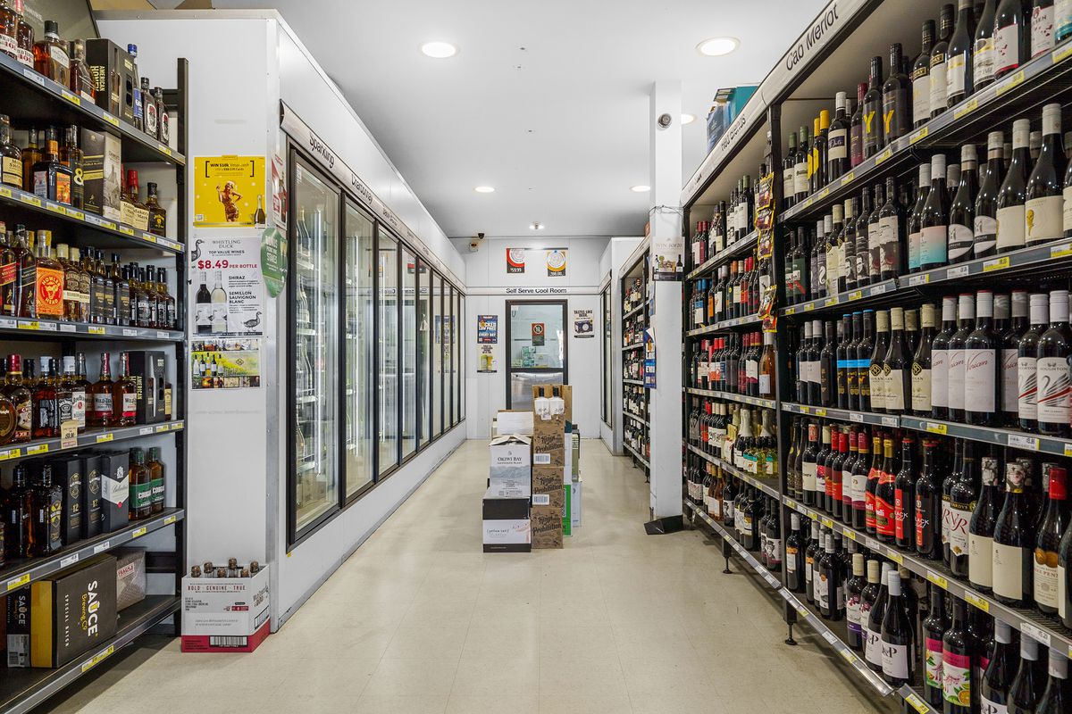 Shop 1 / 1-3 Laurina Avenue, Yarrawarrah