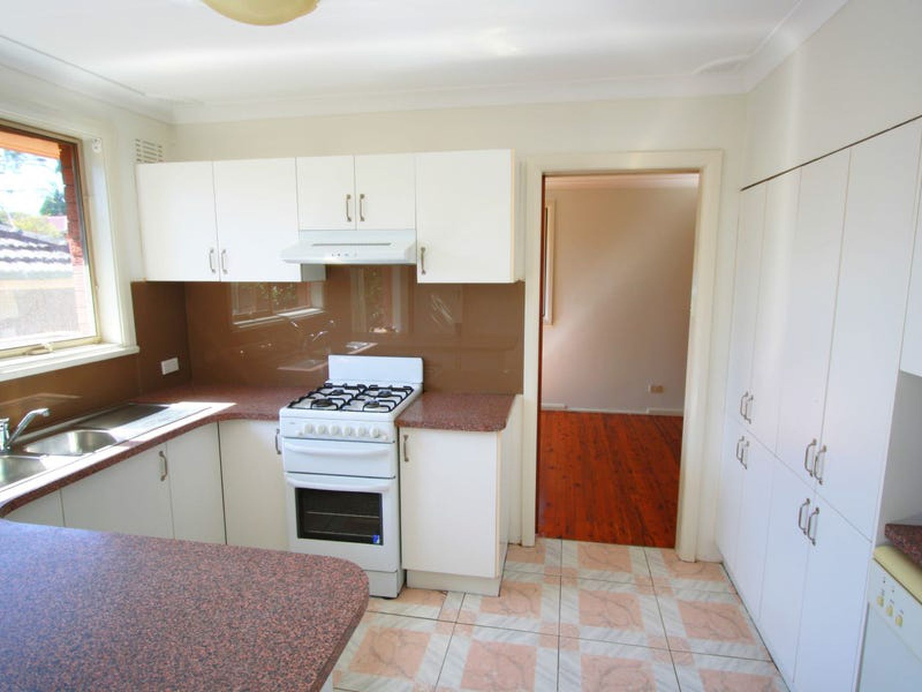 13 Cumberland Avenue, Georges Hall