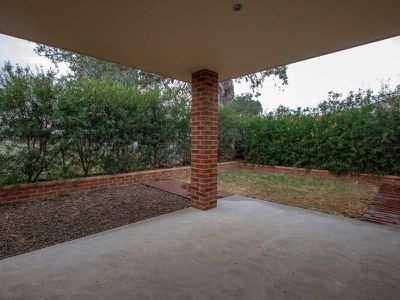 2 / 77 Cambridge Drive, Mansfield