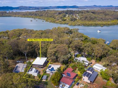 10 Blue Waters Crescent, Macleay Island