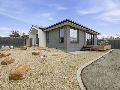 2 / 20 Thorne Avenue, Legana