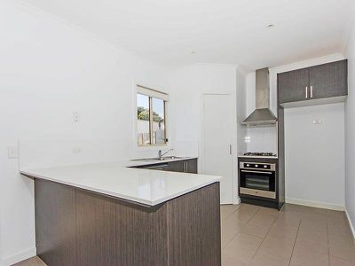 3 / 11 Parker Street, Werribee