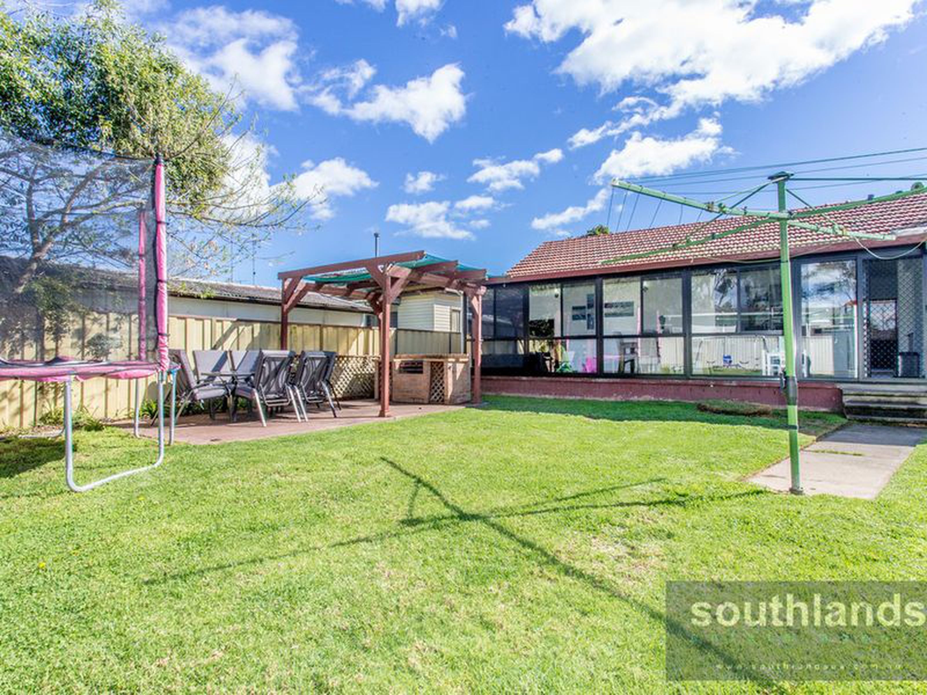 4 Anthony Cres, KINGSWOOD