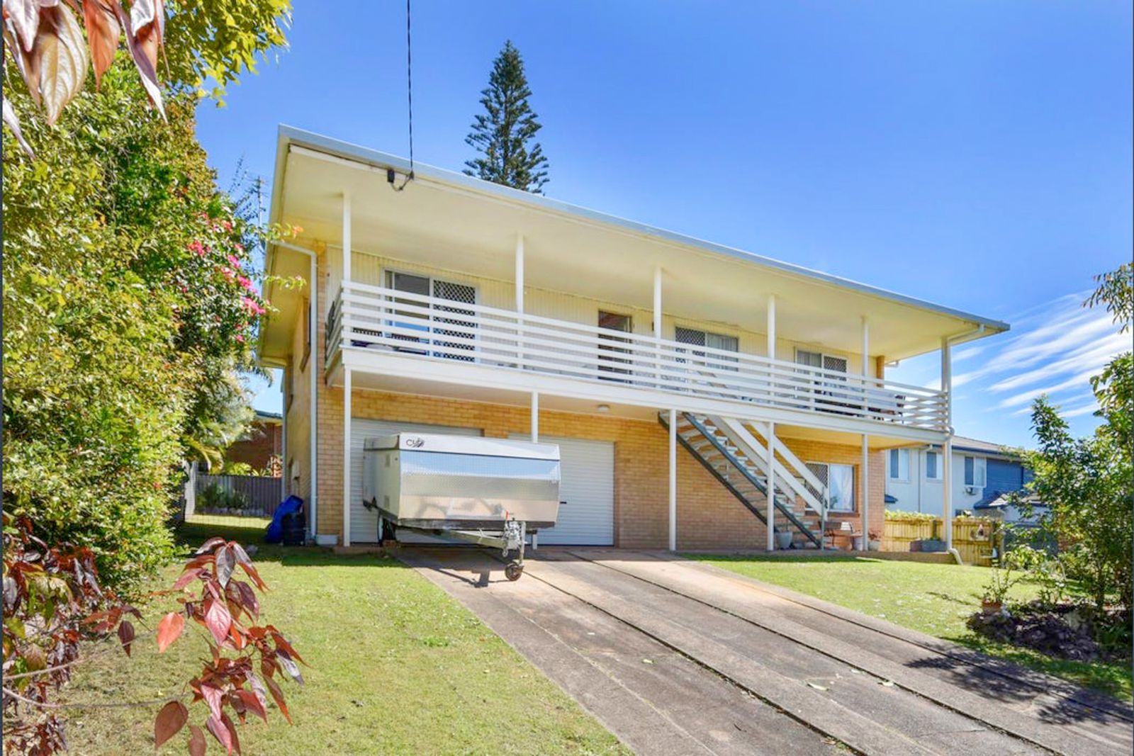 Photo 1 of 35, 1 Gemson Crescent, Moffat Beach