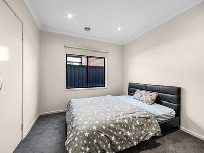 5 Capricornus Crescent, Tarneit