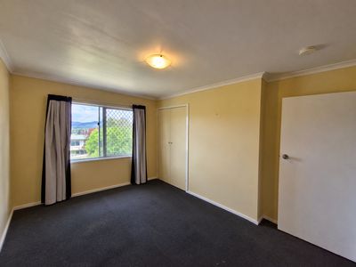 6 Eighth Avenue, Atherton