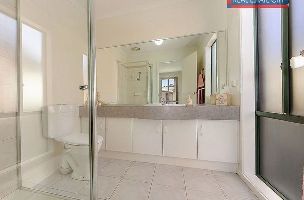 42 Reardon Crescent, Roxburgh Park