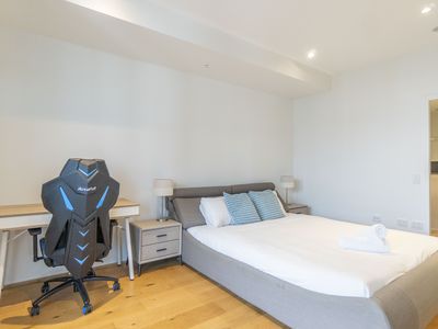 1005 / 6 Galloway Street, Mascot