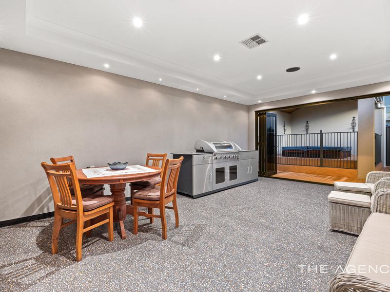 4 Sandford Avenue, Lake Coogee