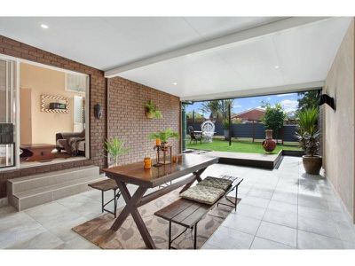 27 Sunrise Avenue, Tewantin