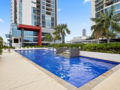 1271 / 56 Scarborough Street, Southport